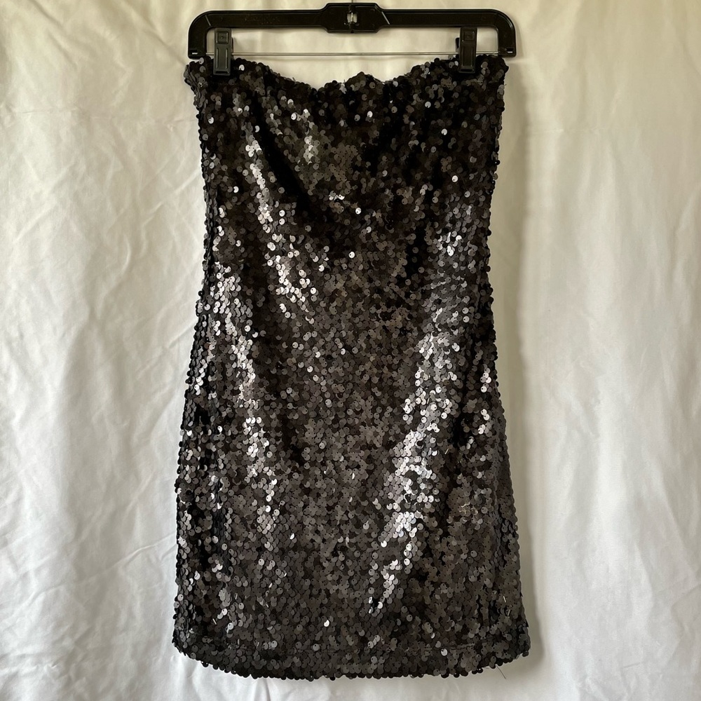 Poetry strapless sequins mini dress. Size: small